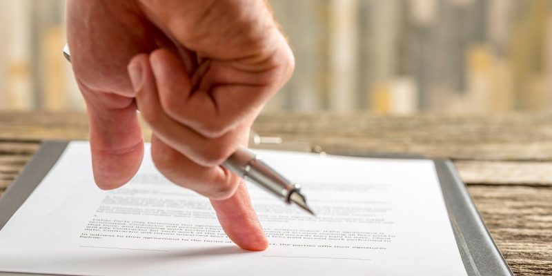 Fin de contrat obligations restitution vêtements de travail